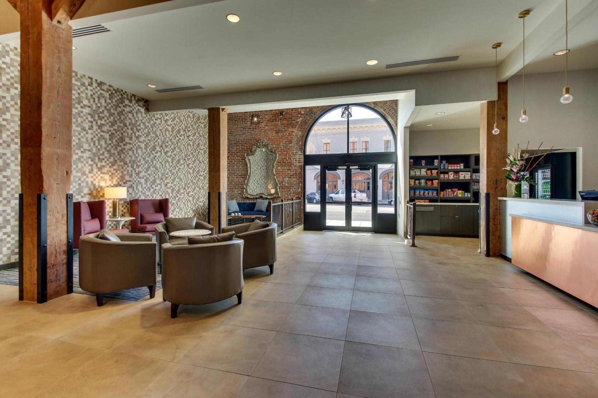 Springhill Suites By Marriott Montgomery Downtown Екстериор снимка